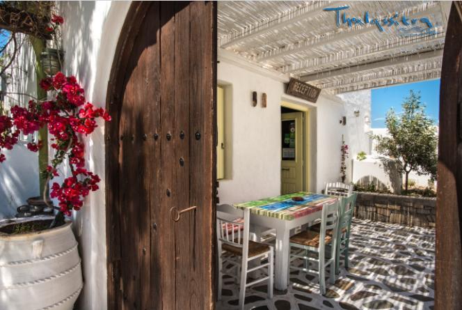 Thalassitra Private Pool Suites Adamantas  Exterior photo